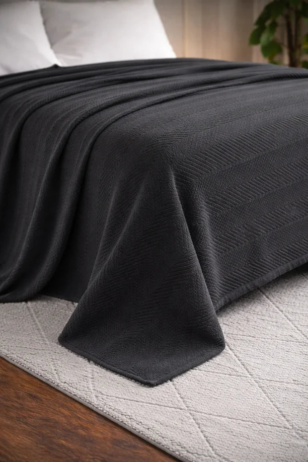 Textured Chevron Woven Cotton Blanket – Cozy All-Season Throw in Rich Black DZ-21