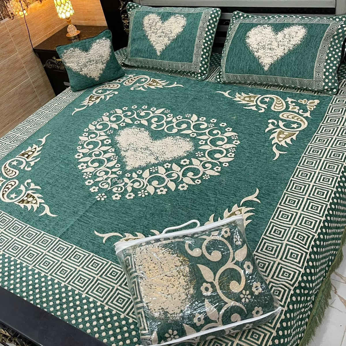 Velvet Bridal Bedsheet Set-4 Pcs Nishat-6605