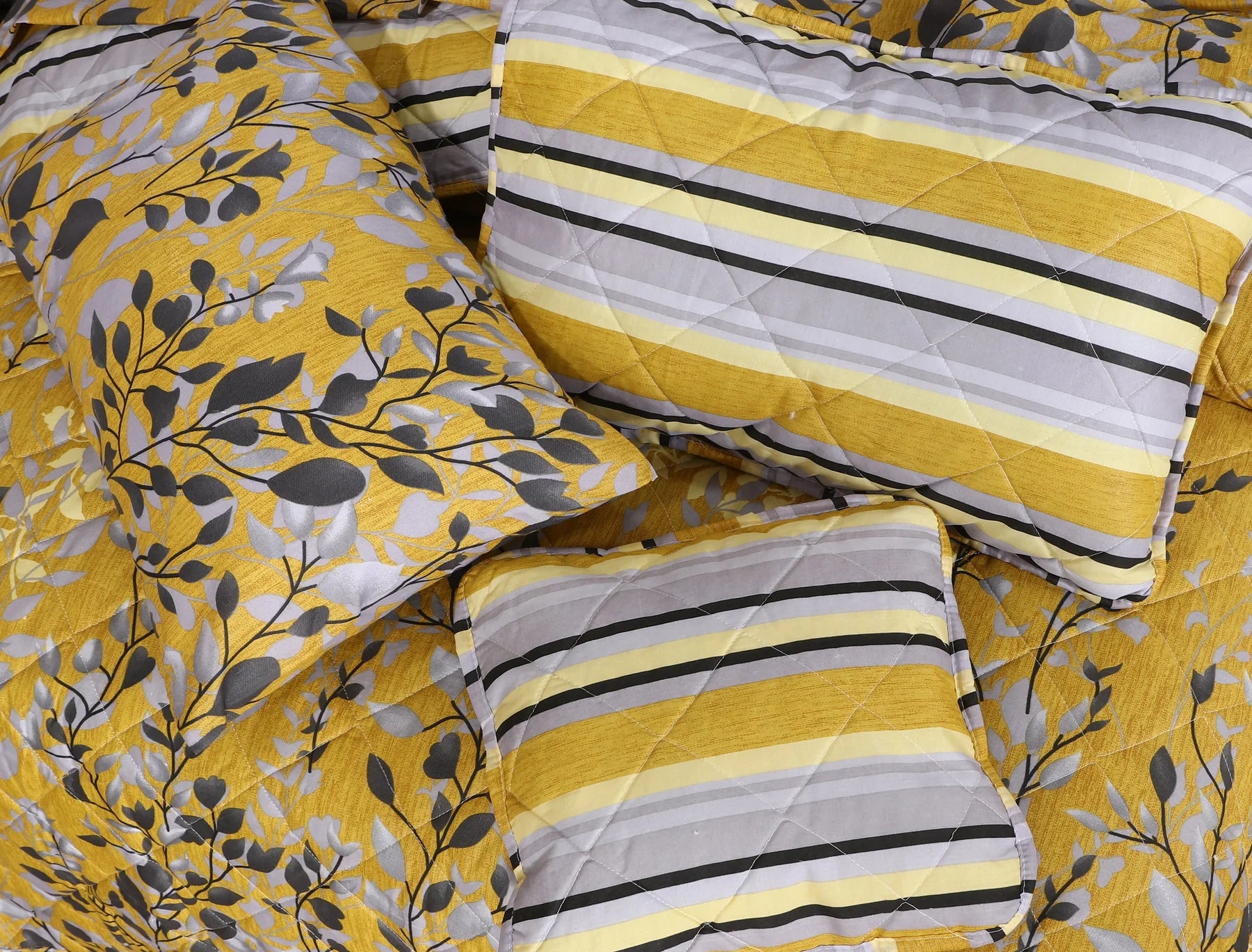 7 Pcs Comforter Set DZ-78 ( light weight filling )